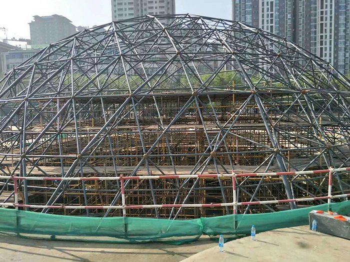 调兵山球形网架钢结构施工